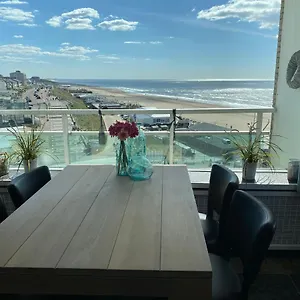 Berrie's Sea View Apartment