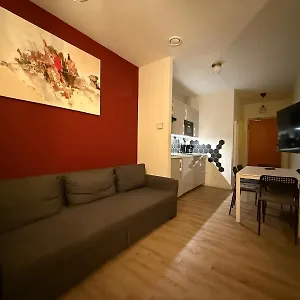 Apartman Central Studios, Hága